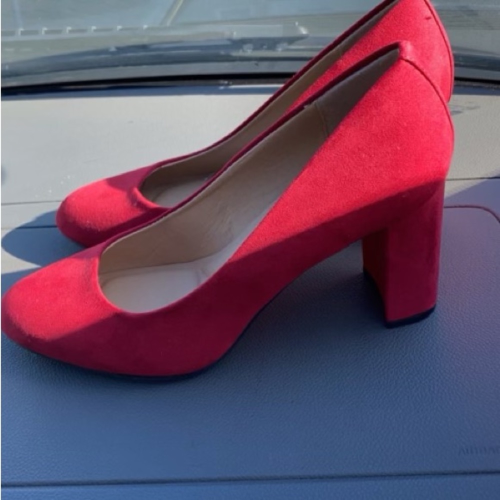 Women’s Size 8 red heels